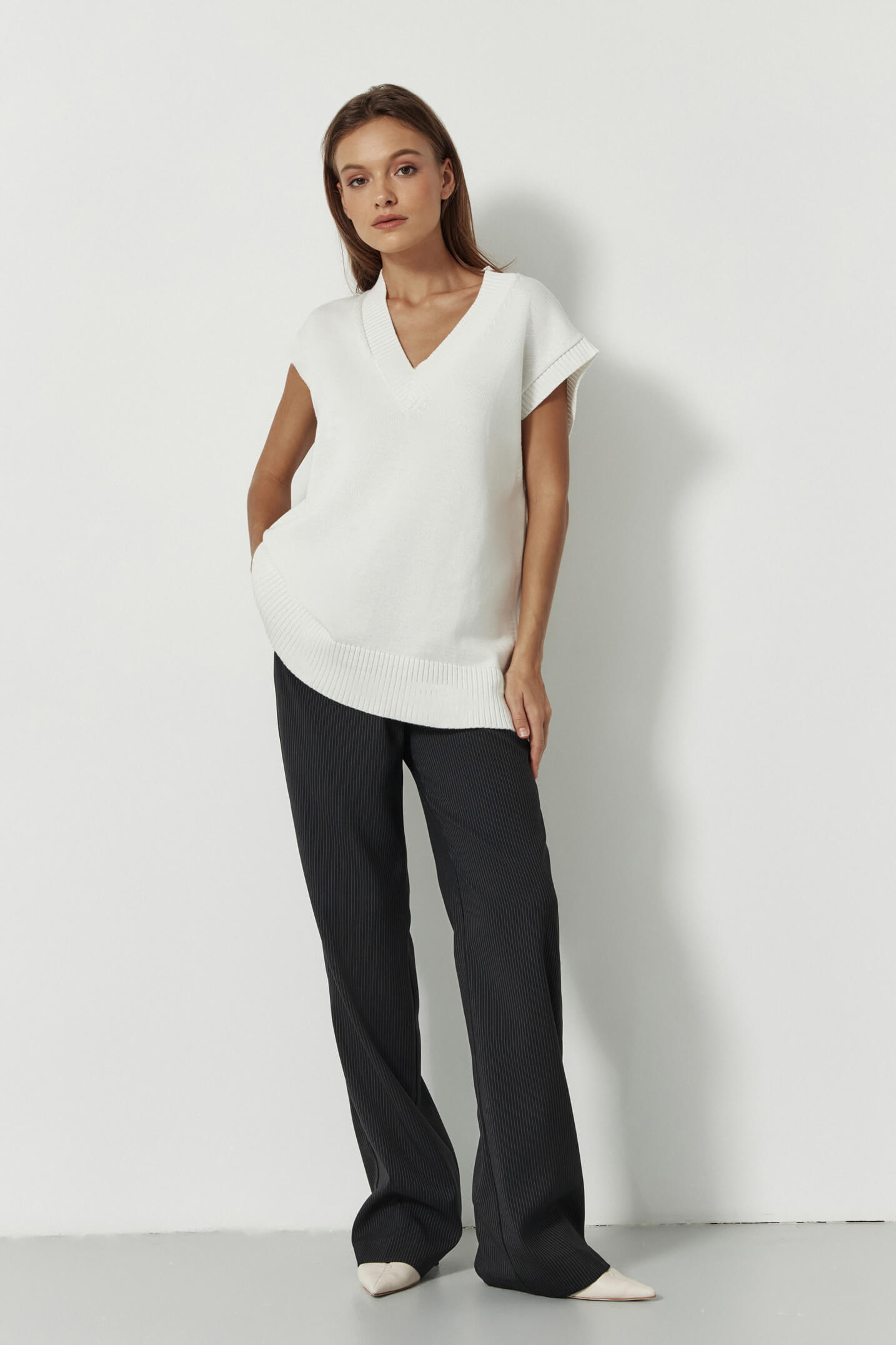 Жилет вязаный (молочный) (one size) 