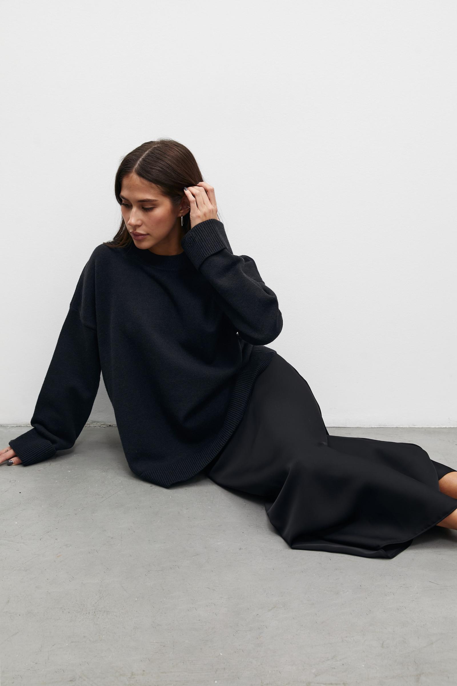 Свитер оверсайз с высокими манжетами