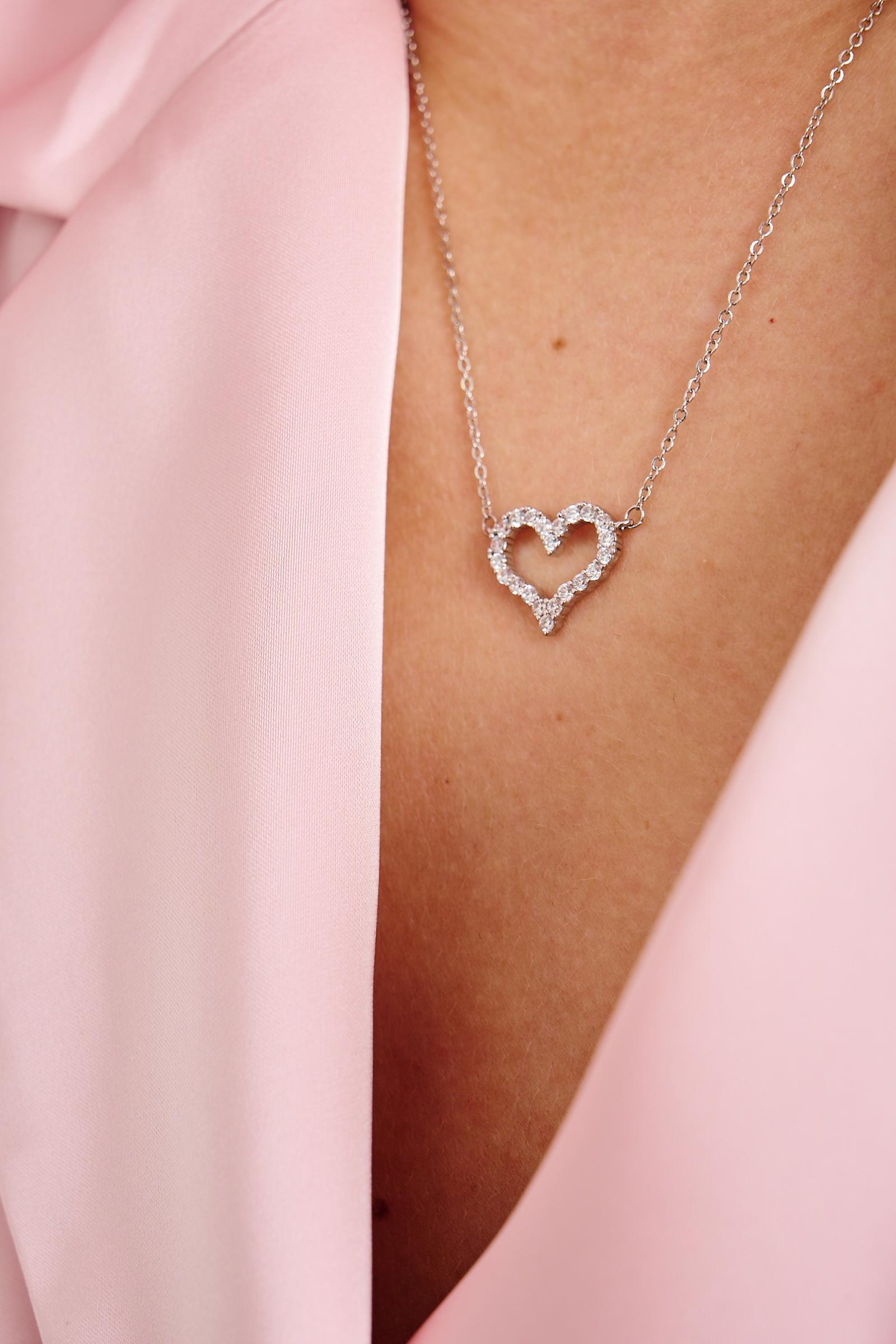 Цепочка с подвеской в виде сердечка со стразами (серебро-белый)