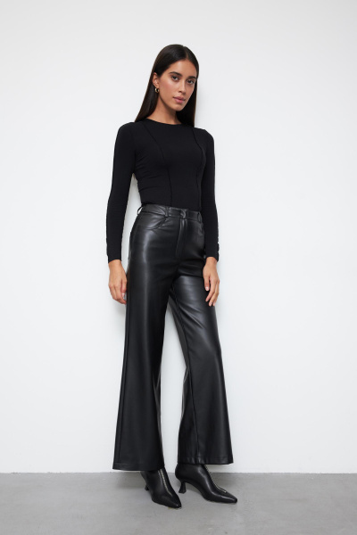 Лонгслив с декоративными швами (M, черный) 2159