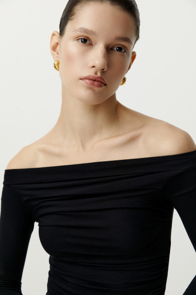 Лонгслив с открытыми плечами и драпировкой (черный) (XS) 