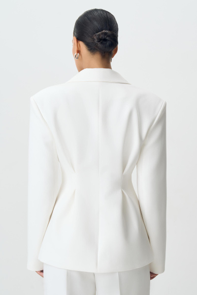 Жакет с защипами (молочный) (M) 