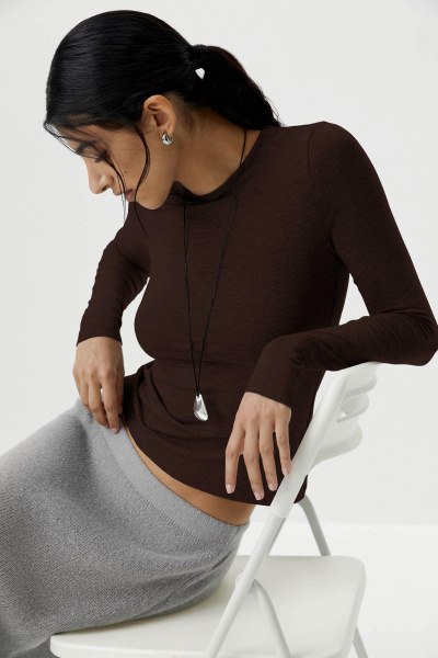 Лонгслив базовый из вискозы (коричневый) (M) 
