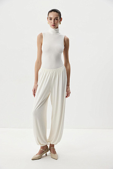 Боди  с воротником-стойкой (Молочный)