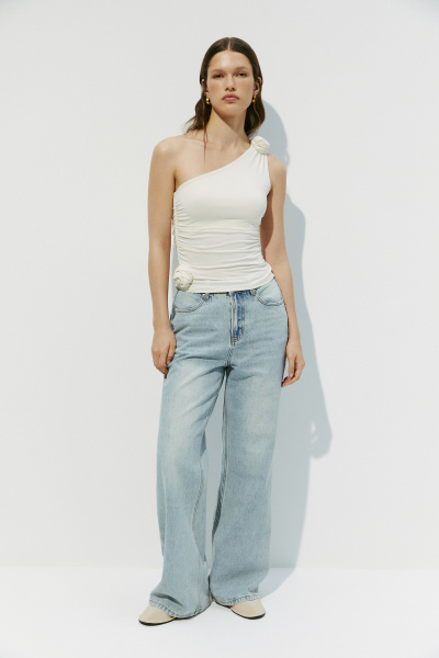 Топ трикотажный с розами (M, молочный)