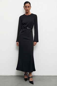 Платье из атласа