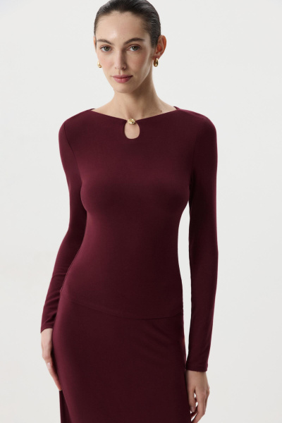 Лонгслив с декоративным элементом (Винный) (M) 