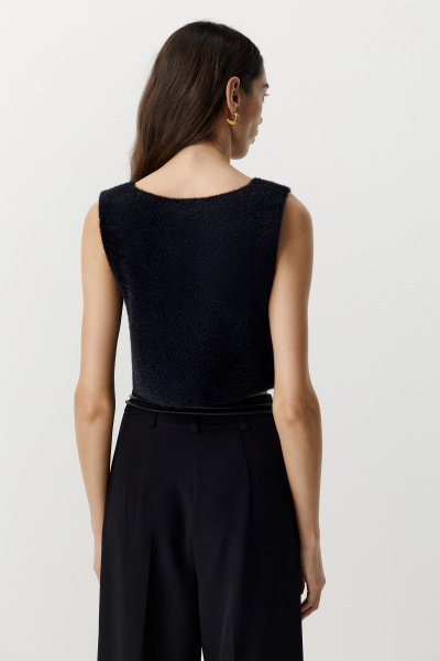 Жилет из пушистой пряжи (черный) (M/L) 