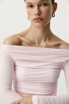 Лонгслив с открытыми плечами и драпировкой (барби)