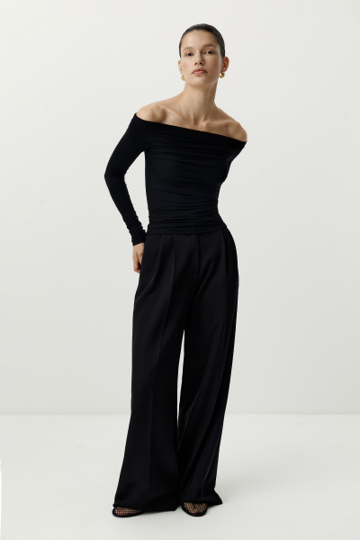 Лонгслив с открытыми плечами и драпировкой (черный) (XS) 