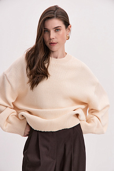 Джемпер базовый с круглой горловиной (бежевый)