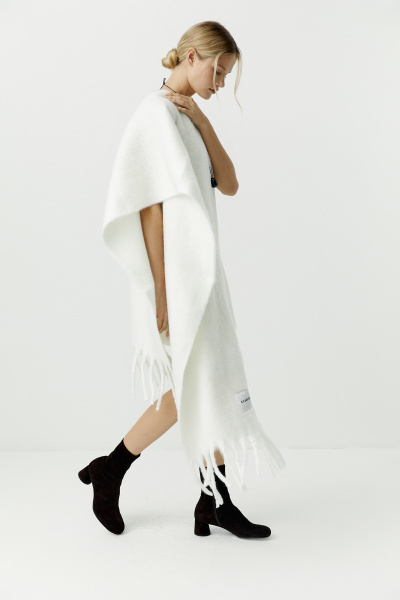 Шарф объемный с бахромой (молочный) (one size)