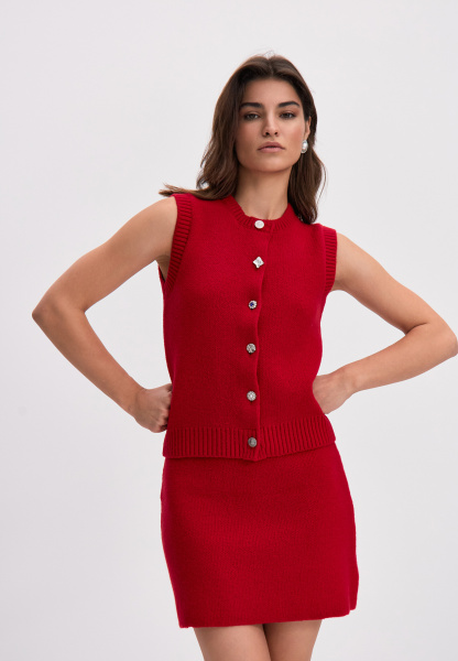 Жилет с декоративными пуговицами (красный) (XS/S)