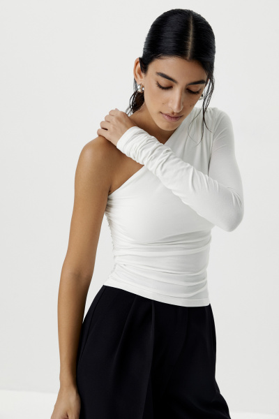 Топ асимметричный с рукавом (молочный) (XS) 