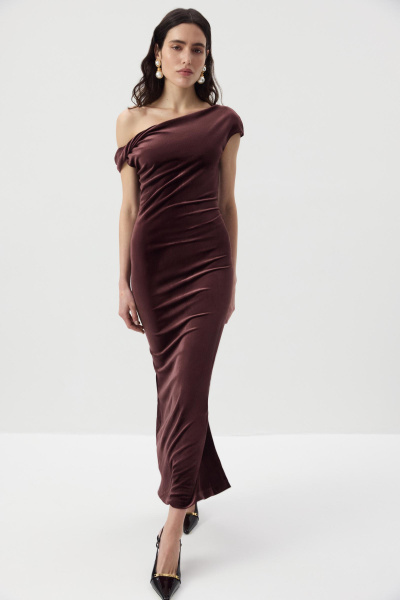 Платье макси с открытым плечом из бархата (Шоколадный) (M) 