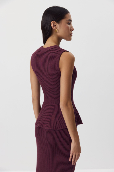 Жилет с баской с шерстью (сливовый) (M) 