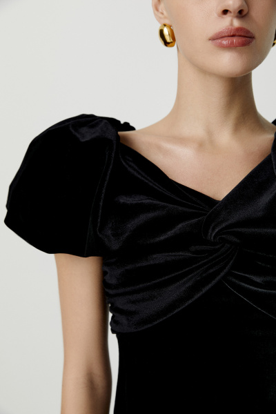 Платье мини из бархата с открытыми плечами (черный) (S) 