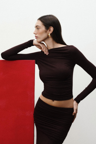 Лонгслив с вырезом лодочка (Шоколадный) (M) 