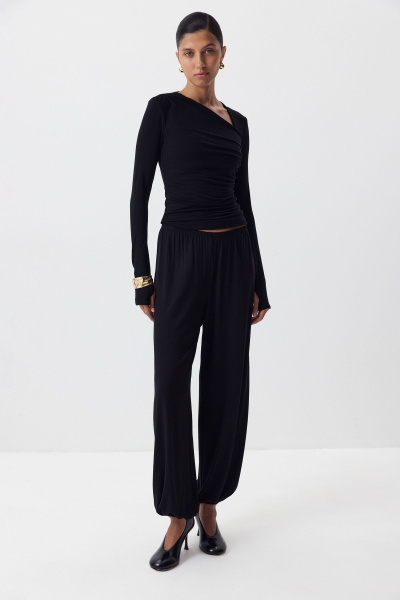 Лонгслив с асимметричной горловиной (черный) (XS) 