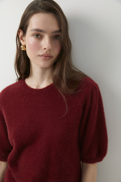 Джемпер с рукавами буфами из пушистой пряжи (бордовый) (M/L) 