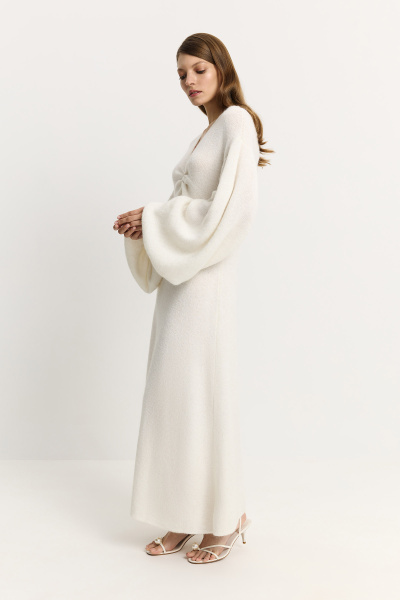 Платье с объемным рукавом (ванильный) (one size) 