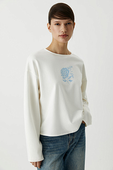 Лонгслив укороченный с цветочным принтом (белый)