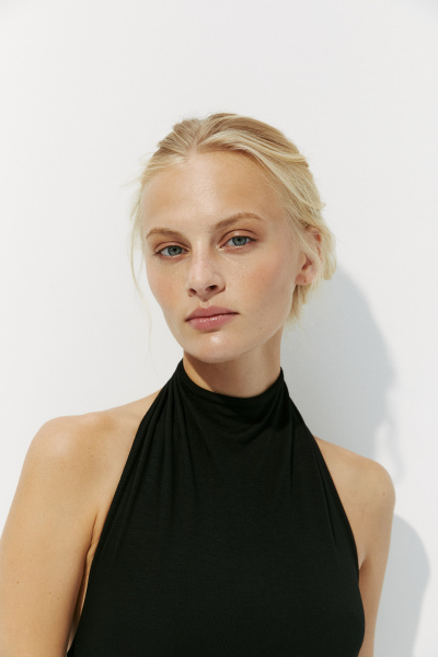 Платье  макси с воротником халтер (черный) (S)