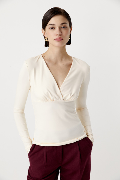 Лонгслив с V - вырезом (бежевый) (XS) 