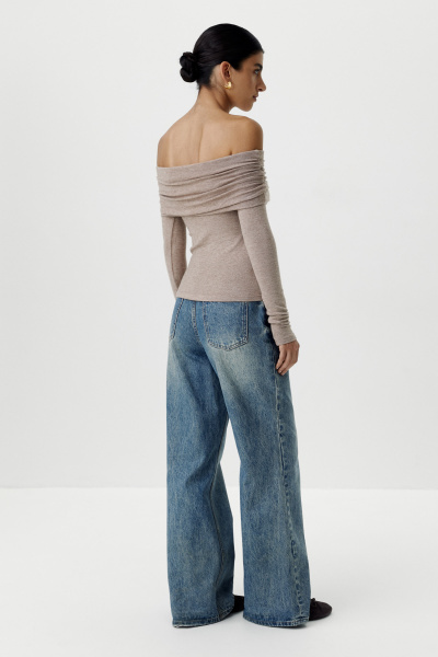 Лонгслив с драпировкой на плечах из мягкого трикотажа (светло-коричневый) (XS) 