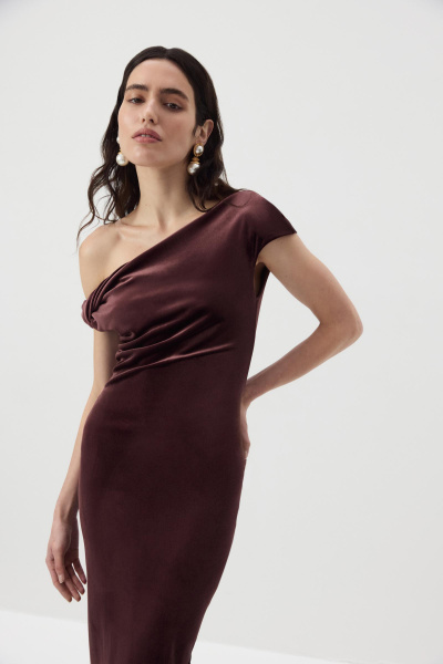 Платье макси с открытым плечом из бархата (Шоколадный) (M) 