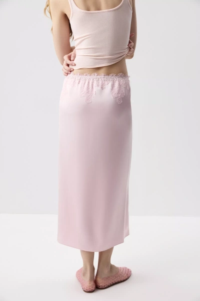 Юбка миди с декоративным кружевом (Нежно-розовый) (M)