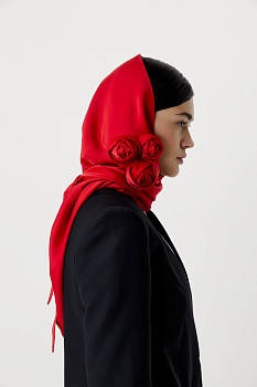 Косынка с декоративными розами (красный)