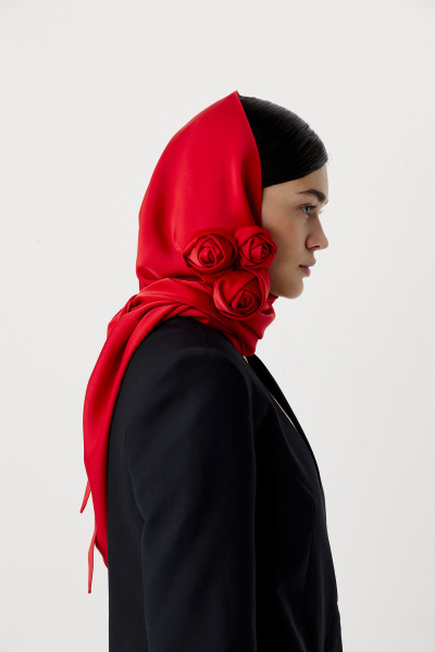 Косынка с декоративными розами (красный) (one size) 