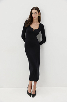 Платье миди с декоративным элементом (Черный)