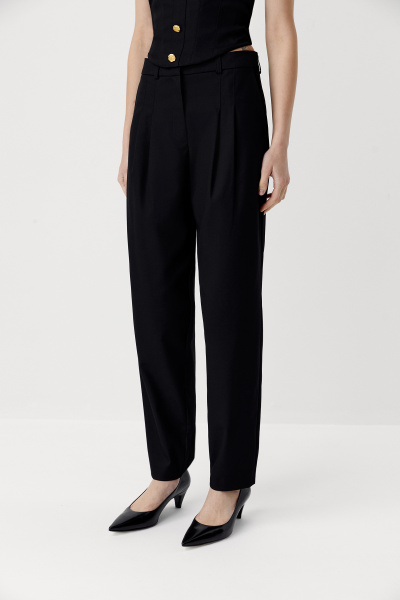 Брюки с заниженной талией и защипами (черный) (XS)