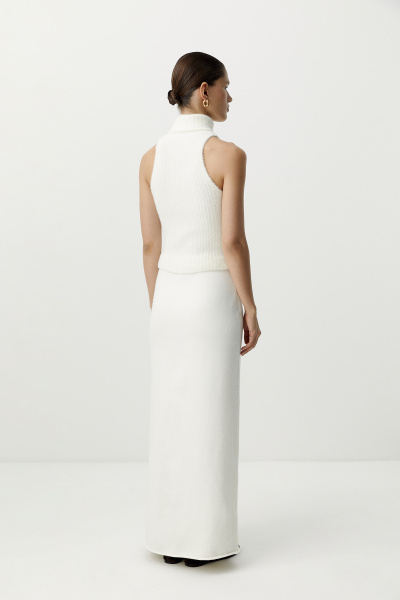 Топ с воротником-стойкой из пушистой пряжи (молочный) (L) 