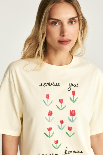 Футболка с принтом FLOWERS (сливочный) (one size) 