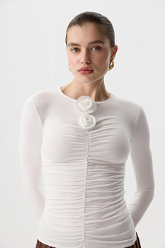 Лонгслив с декоративной розой (Молочный)