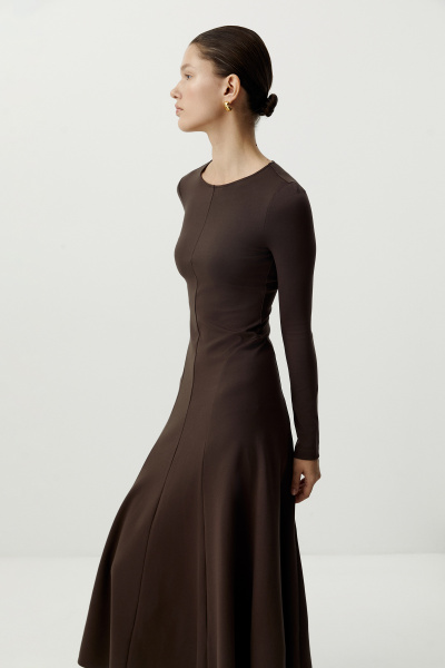 Платье с рельефными швами с длинным рукавом (темно-коричневый) (S) 