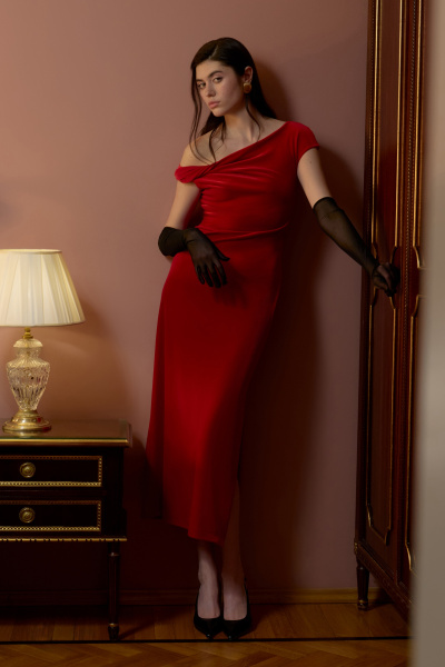 Платье макси с открытым плечом из бархата (Алый) (M) 