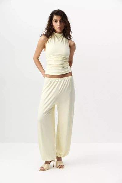 Джоггеры из вискозы (сливочный) (M/L) 