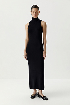 Платье с воротником-стойкой (черный)