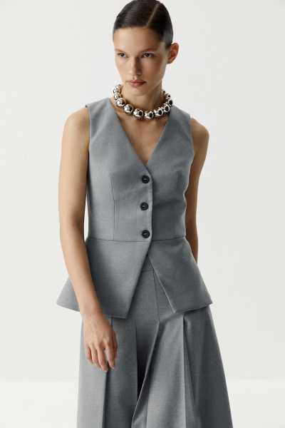 Жилет приталенного силуэта (серый меланж) (S) 