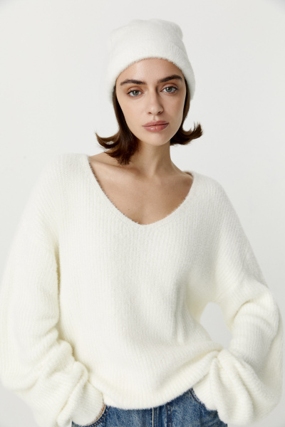 Шапка бини из пушистой пряжи (белый) (one size) 