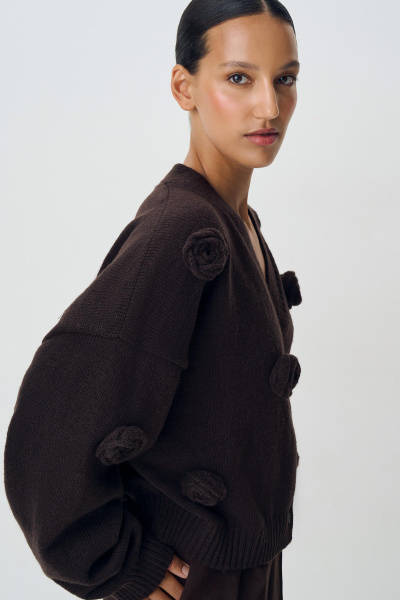 Кардиган с декоративными розами (шоколадный) (M/L) 