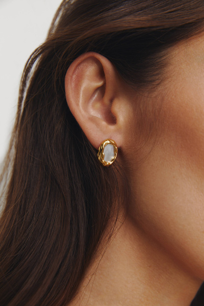 Серьги с перламутром овальной формы (золото-белый)