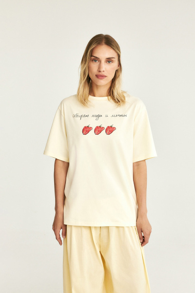 Футболка с принтом BERRIES (сливочный) (one size) 