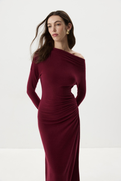 Платье с драпировкой из мягкого трикотажа (Винный) (M) 