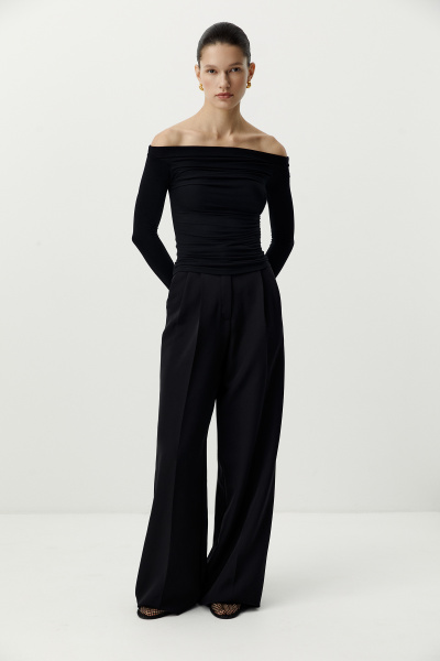 Лонгслив с открытыми плечами и драпировкой (черный) (XS) 