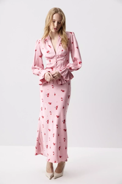 Блуза с рюшами (Цветы на темно-розовом) (M) 